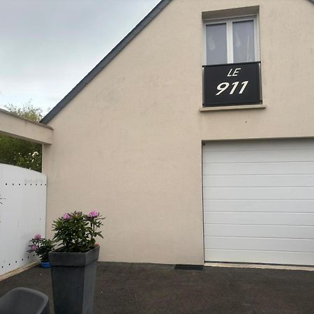 Le 911 Hotell Nazelles-Negron Exteriör bild